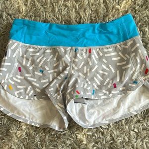 RARE Lululemon confetti Speed 2.5" inseam